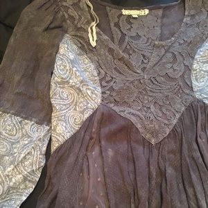 GIMMICKS BY BKE PIECED TOP